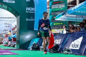 BIB: 140, 100
                            <button type="button" onclick="openModal(24868585)" class="btn btn-primary btn-sm float-right btn-popup" data-toggle="modal" data-target=".modal-high-quality">
                        <i class="fas fa-shopping-cart"></i> Add to Cart
                    </button>
                                            <button type="button" onclick="isThisMe(24868585, true)" class="btn btn-success btn-sm float-right btn-popup btn-isme hidden" data-toggle="tooltip" data-placement="bottom" title="นี่คือรูปของคุณใช่ไหม คลิกที่นี่เพื่อเอาเข้าอัลบั้ม">
                        <i class="fas fa-plus"></i> Add to album
                    </button>
                    <button type="button" onclick="isThisMe(24868585, false)" class="btn btn-warning btn-sm float-right btn-popup btn-isnotme hidden">
                        <i class="fas fa-ban"></i> Remove from album
                    </button>